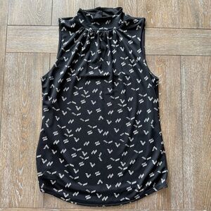 White House Black Market Sleeveless Tie Front Blouse